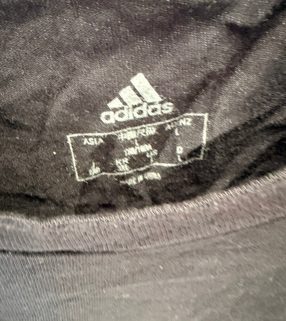 Adidas Essentials Navy Blue T-Shirt – L