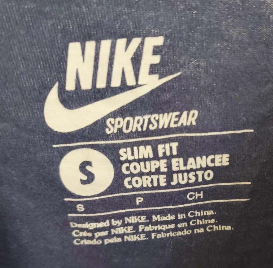 Nike Sportswear Logo T-Shirt – Navy Blue – S
