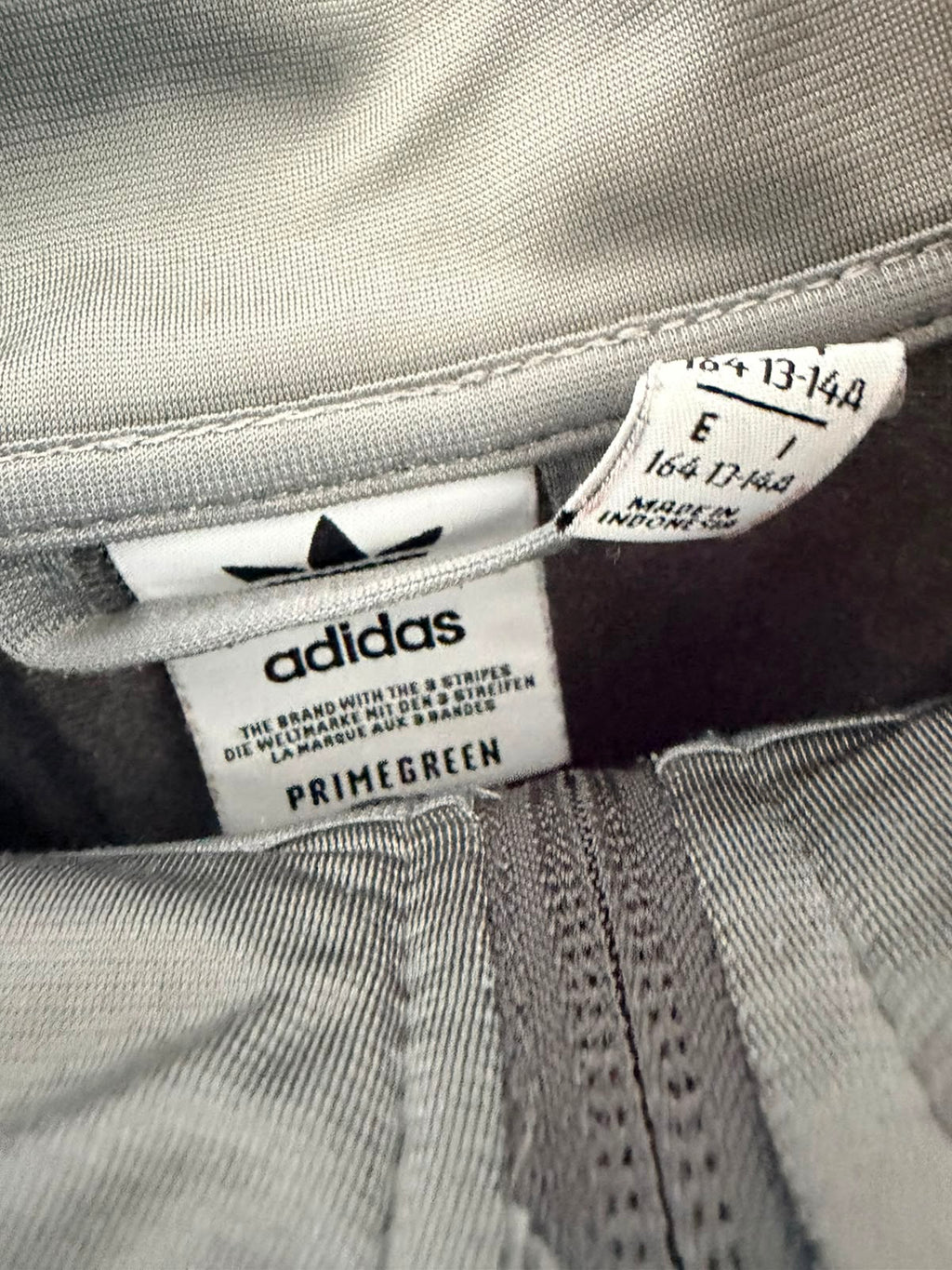 adidas Originals Track Jacket – Grey-L