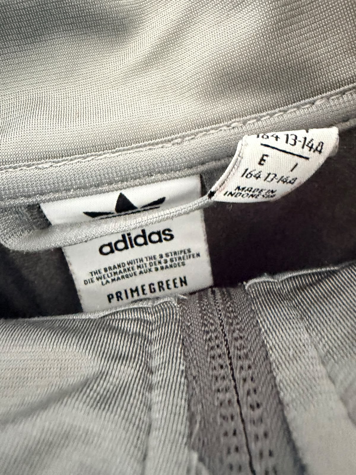 adidas Originals Track Jacket – Grey-L