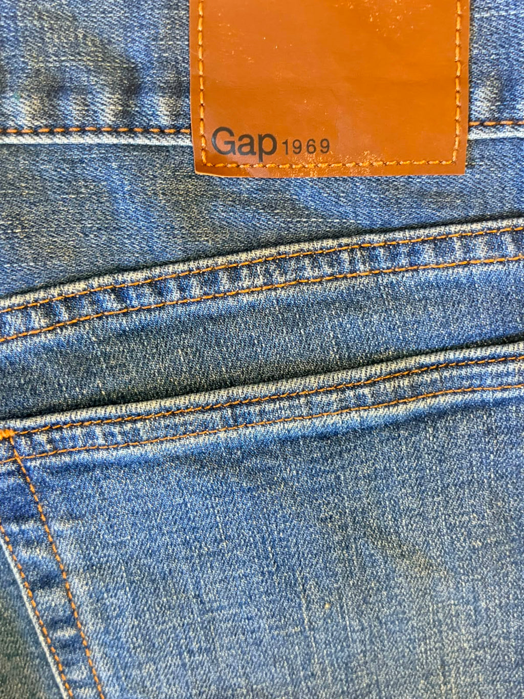 GAP Slim Fit Jeans – Medium Blue Wash-W32