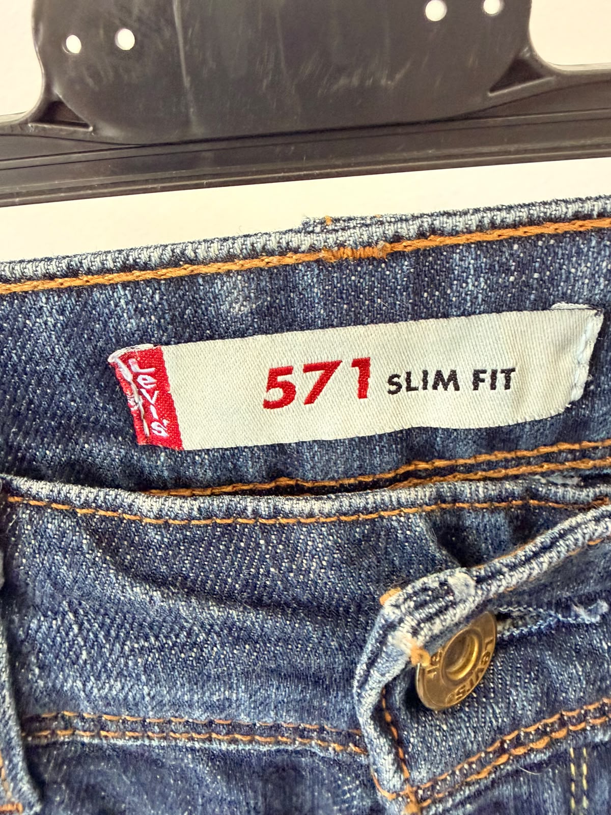 Levi’s 571 Slim Fit Jeans – Blue Wash-M