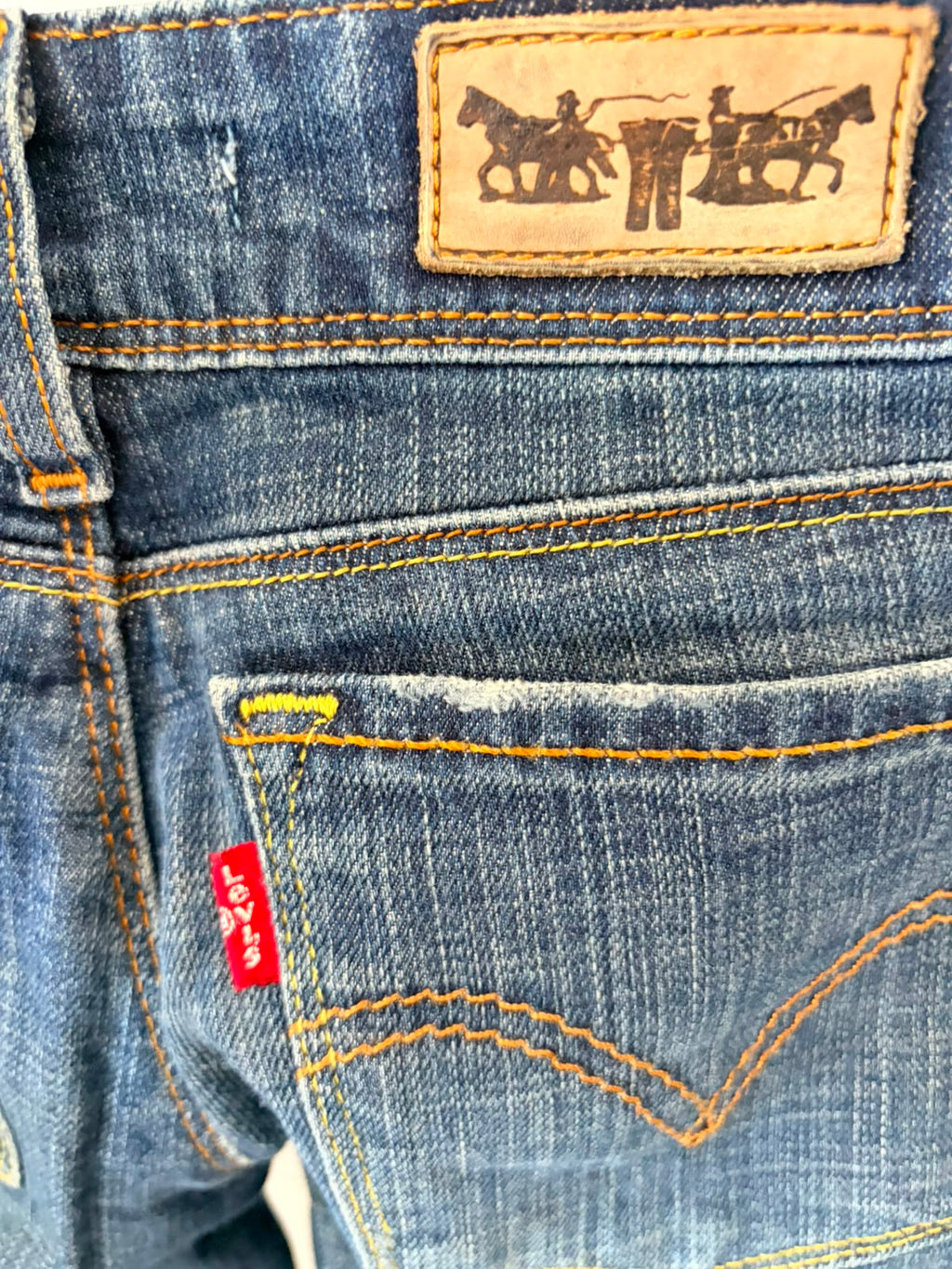 Levi’s 571 Slim Fit Jeans – Blue Wash-M