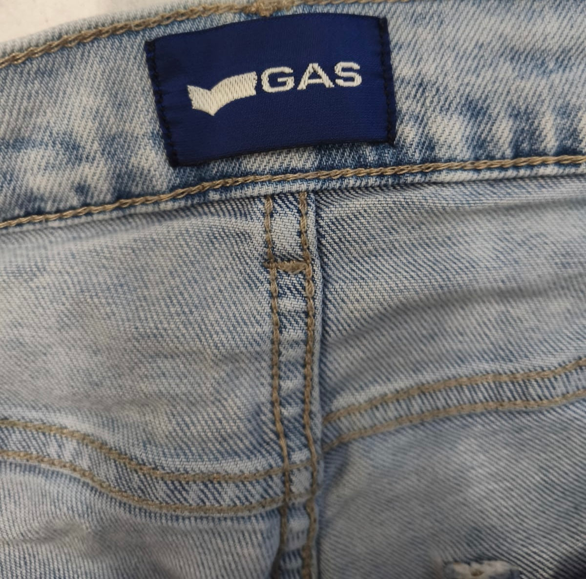 GAS Light Wash Distressed Jeans-L