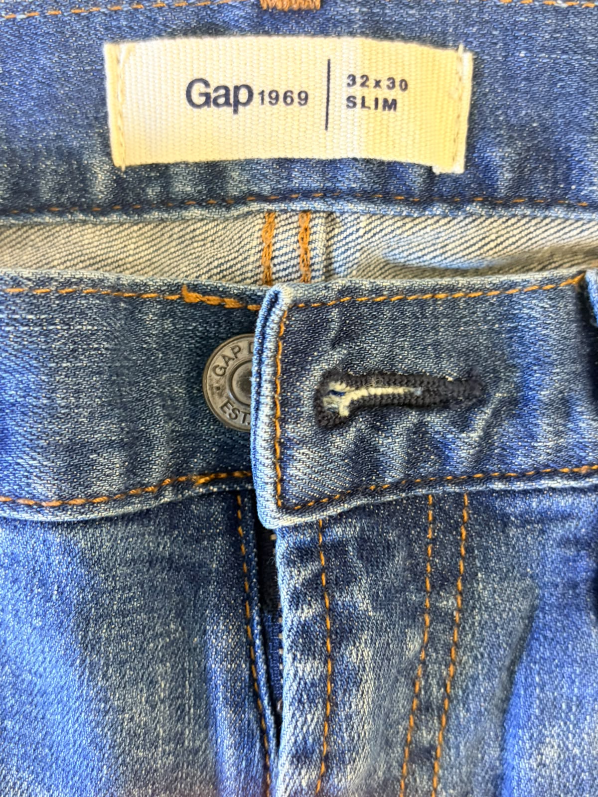 GAP Slim Fit Jeans – Medium Blue Wash-W32